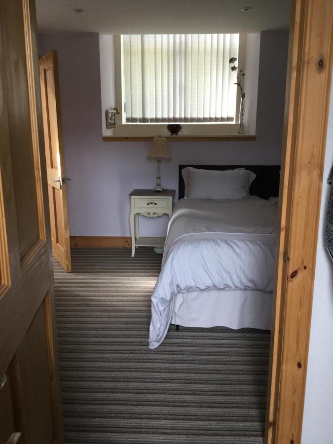 Auld Skuil Hotel Ashkirk Bagian luar foto