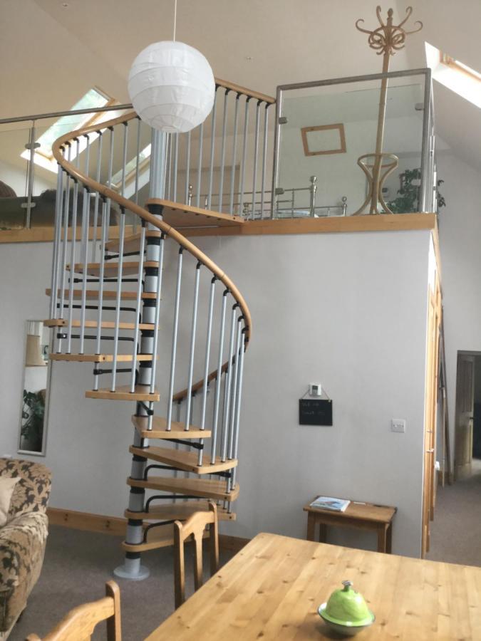 Auld Skuil Hotel Ashkirk Bagian luar foto