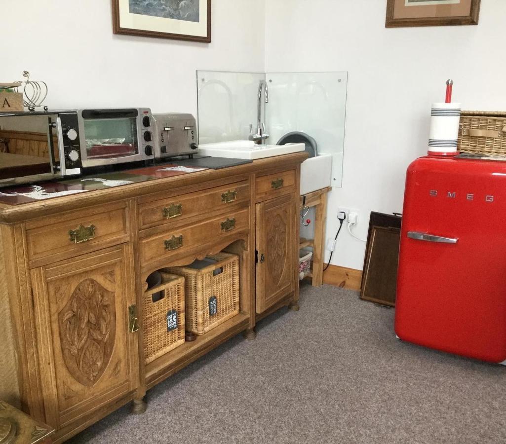 Auld Skuil Hotel Ashkirk Bagian luar foto