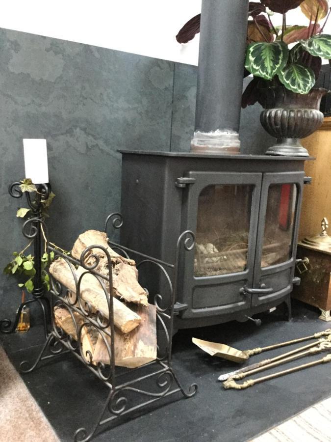 Auld Skuil Hotel Ashkirk Bagian luar foto