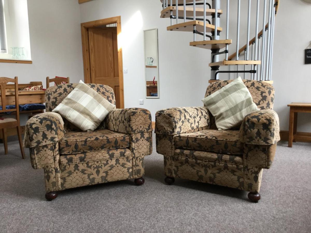 Auld Skuil Hotel Ashkirk Bagian luar foto