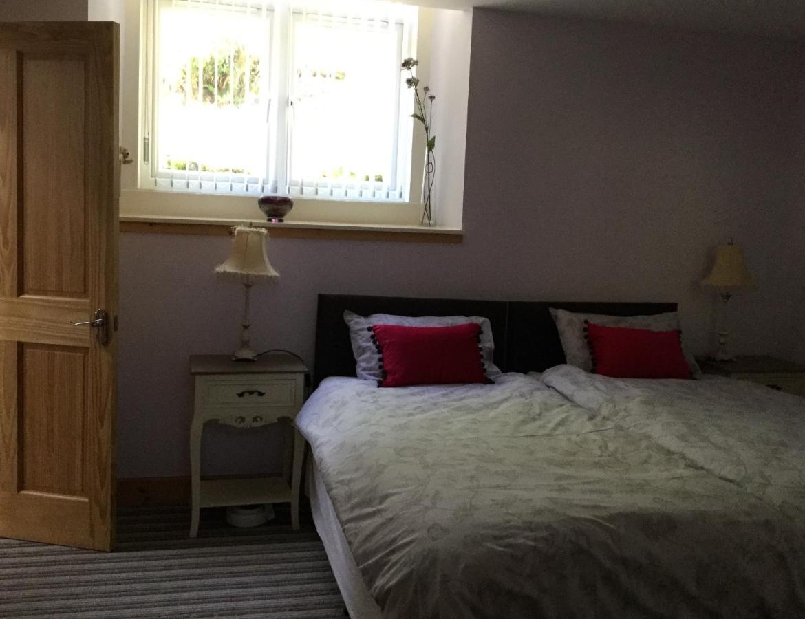Auld Skuil Hotel Ashkirk Bagian luar foto